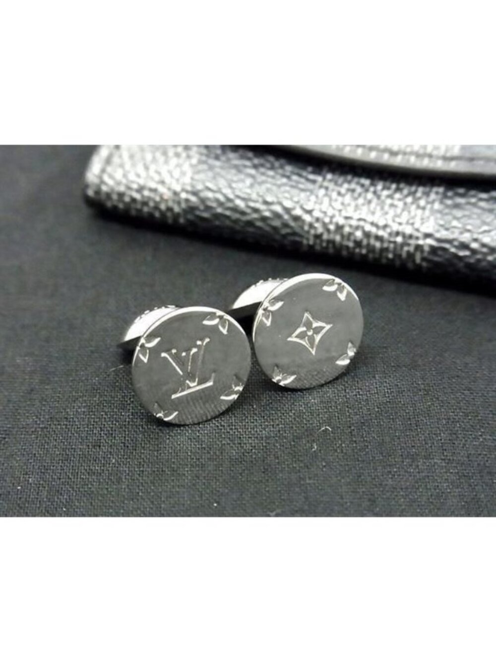Louis Vuitton Bouton De Manchettes Monogram Cufflinks Accessori